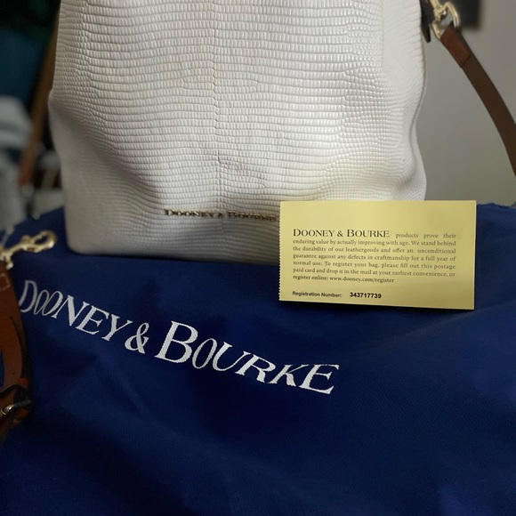 Dooney&Bourke Large white Barlow w/ smoking red interior 🤍🤍NWT - Picture 12 of 16